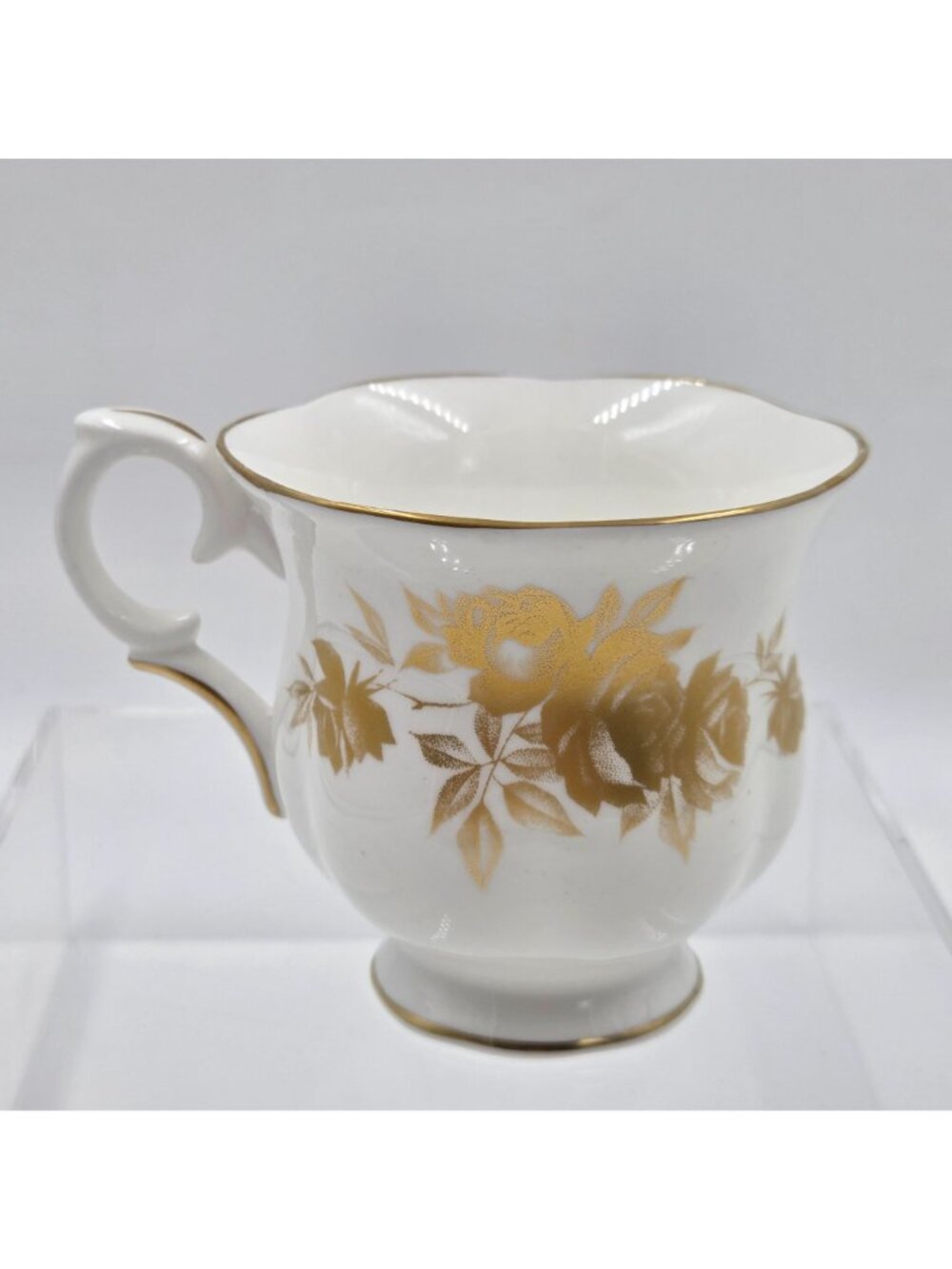 Crown Staffordshire Tea Cups and Saucer Gold Flower on White Bone China - Picture 7 of 11